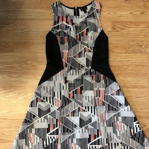 Medium sleeveless swing dress
